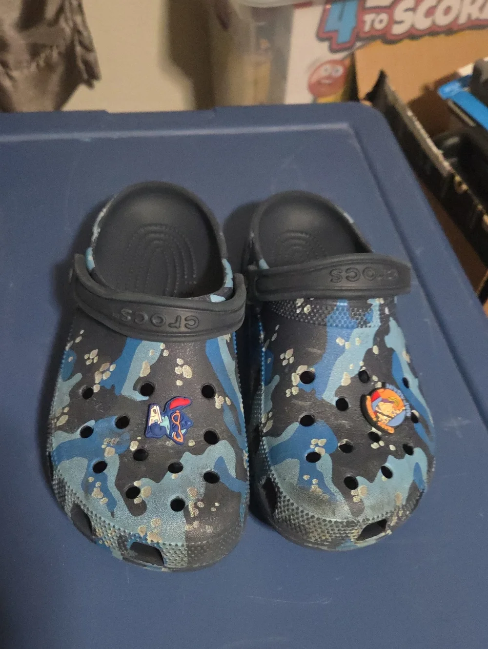 CROCS Kids Blue Camo Classic Clog Boys 6Y